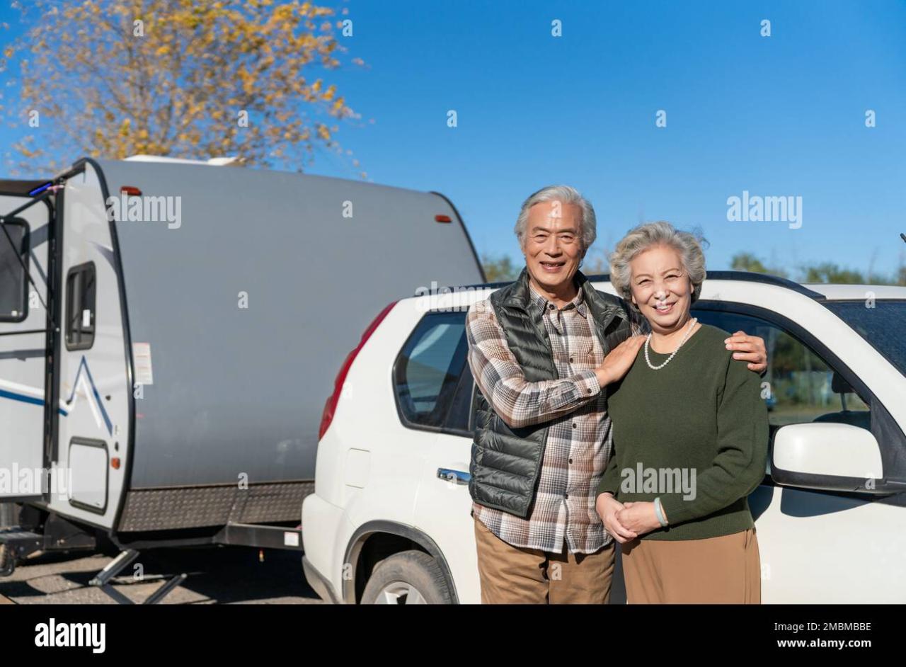 Planning a memorable road trip for retired couples