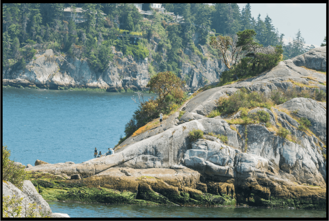 Short beginner-friendly hikes around Vancouver